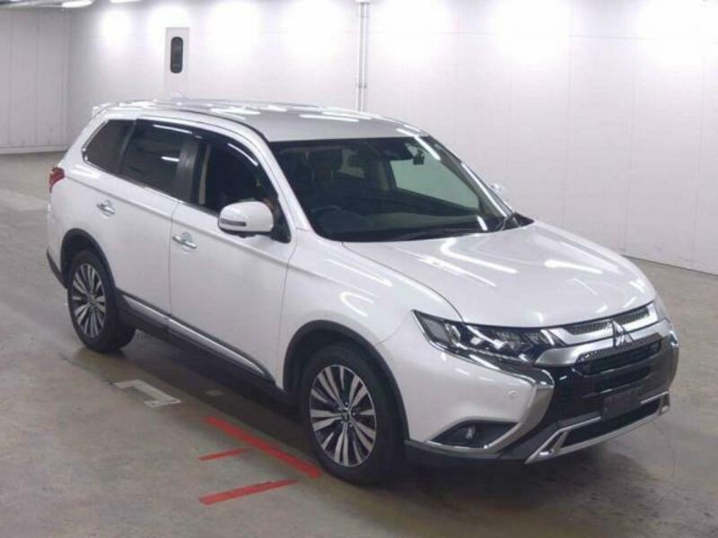 MITSUBISHI　OUTLANDER