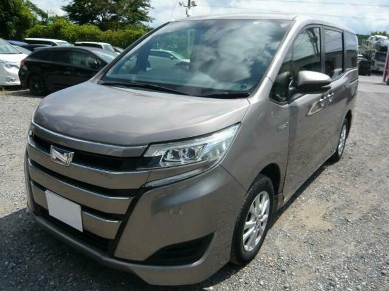 TOYOTA　NOAH