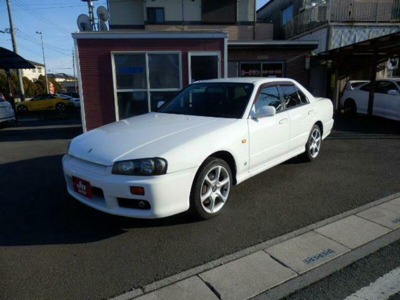 NISSAN　SKYLINE