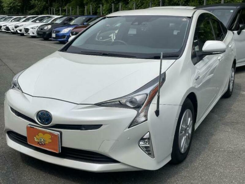 TOYOTA　PRIUS