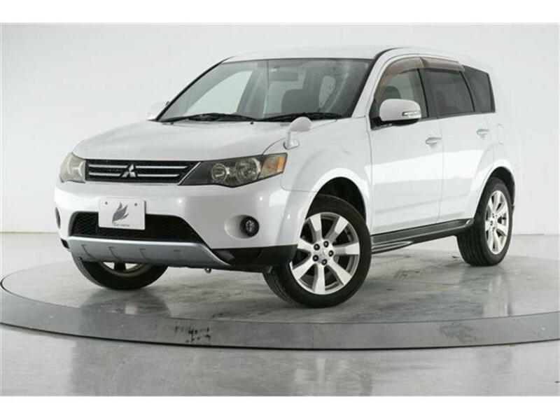 MITSUBISHI　OUTLANDER