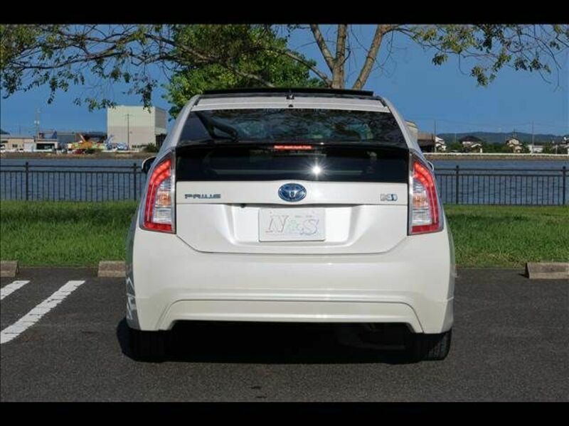 PRIUS-3