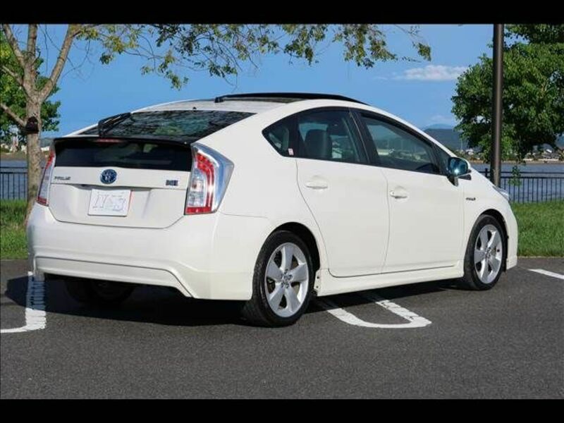 PRIUS-4