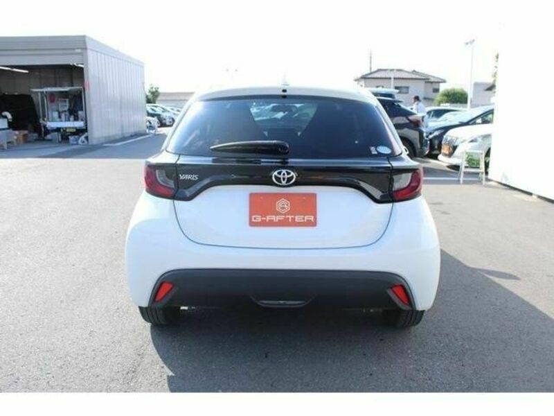 YARIS-8