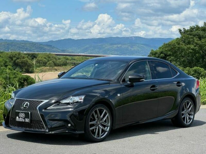 LEXUS　IS