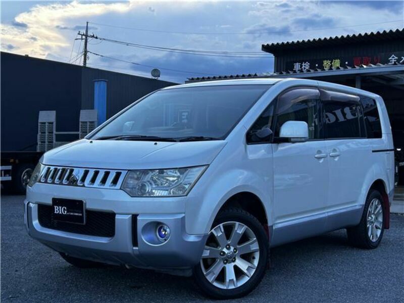 MITSUBISHI　DELICA D5