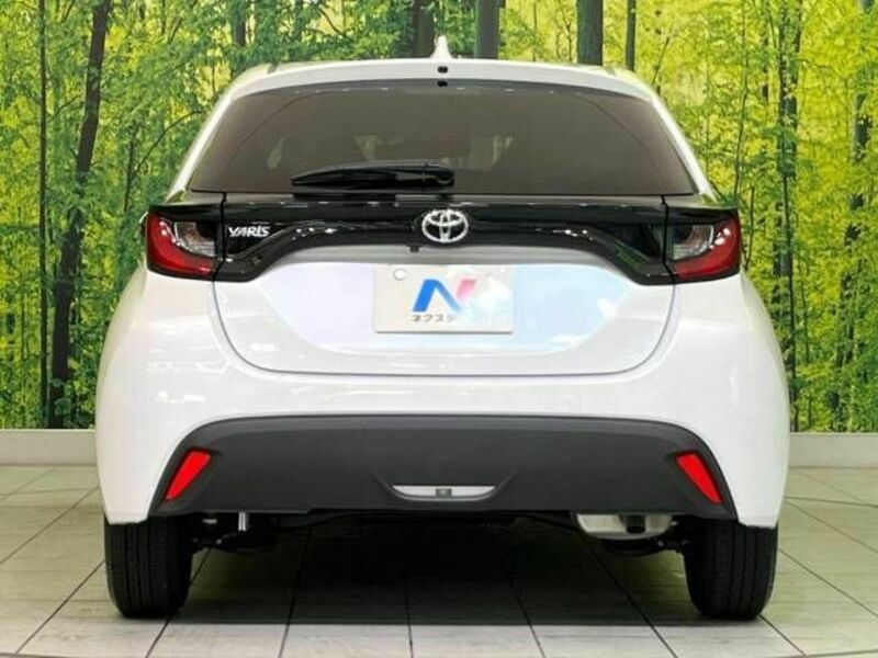 YARIS-15