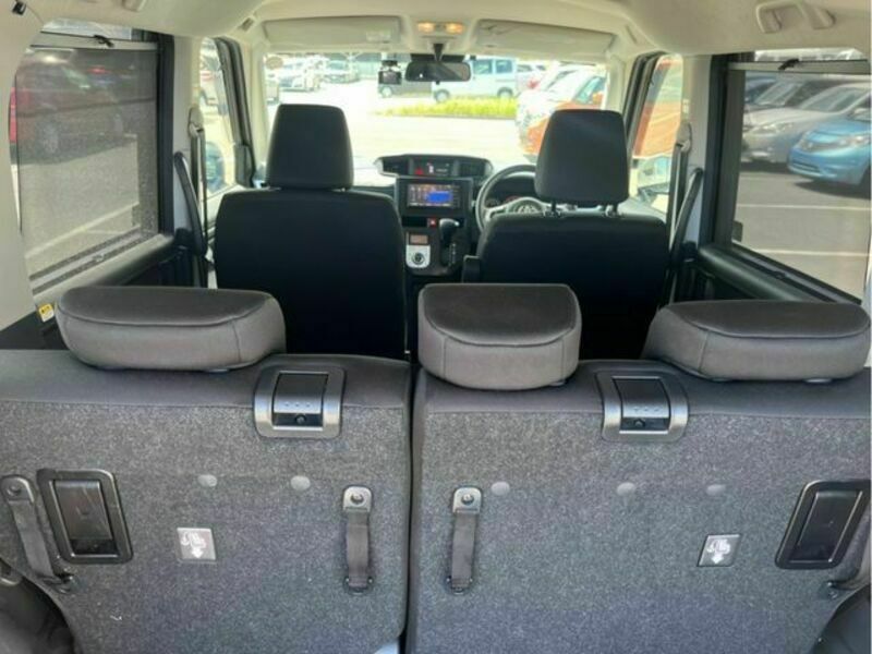 ROOMY-11