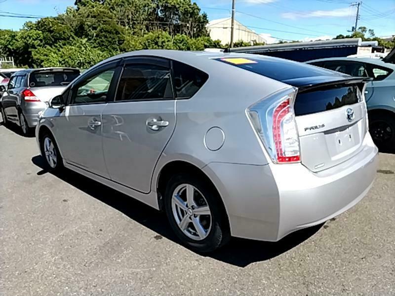 PRIUS-37