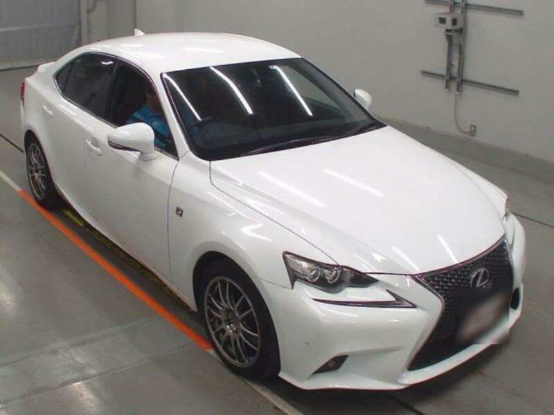 LEXUS　IS