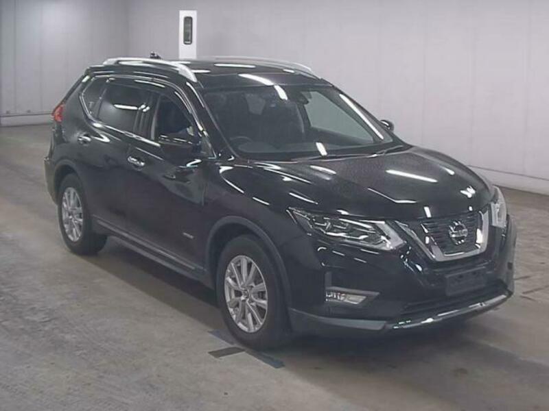 NISSAN　X-TRAIL