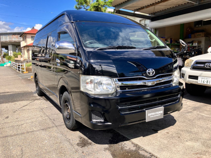 TOYOTA　HIACE VAN