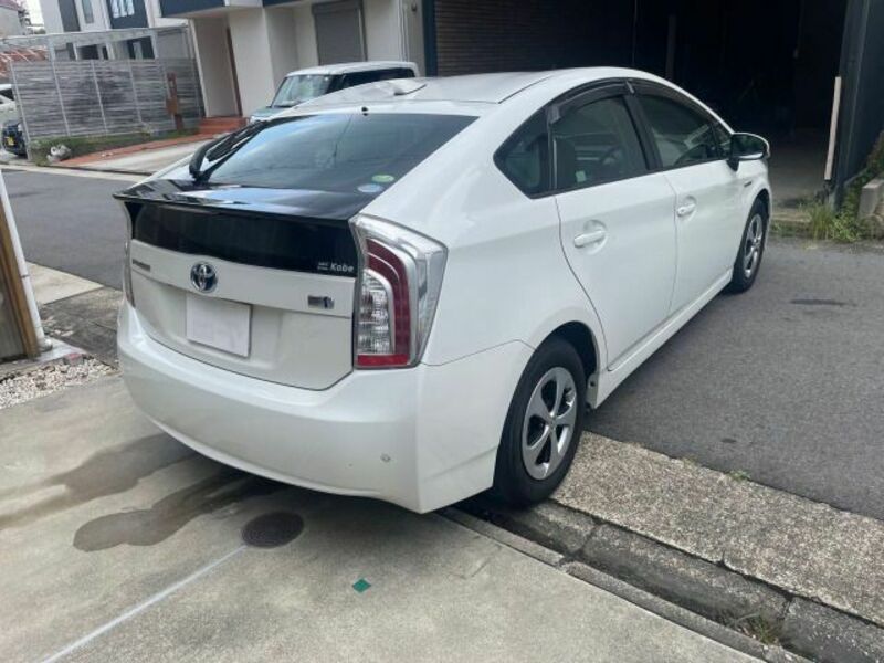 PRIUS-17