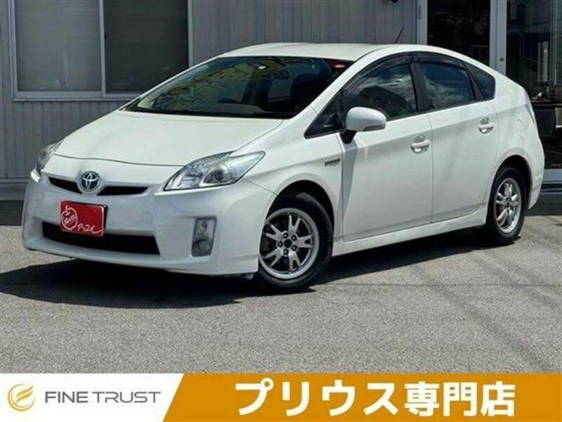 TOYOTA　PRIUS