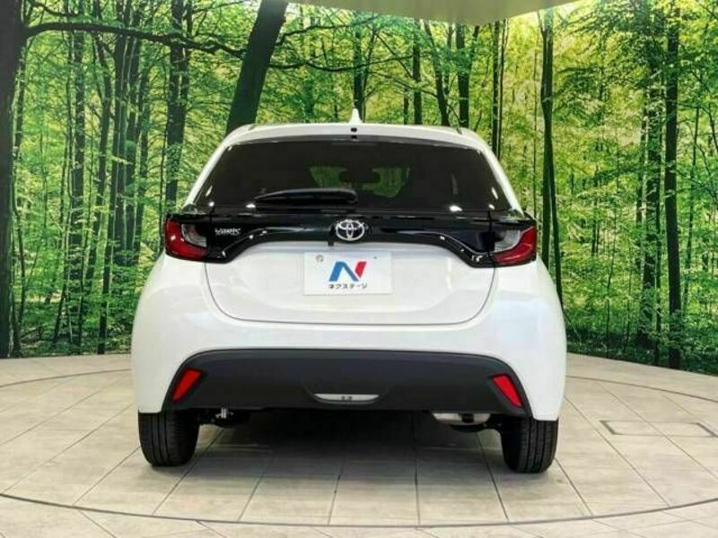 YARIS-15