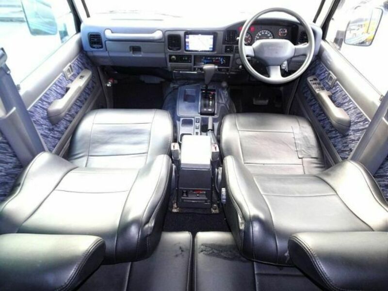 LAND CRUISER PRADO-3