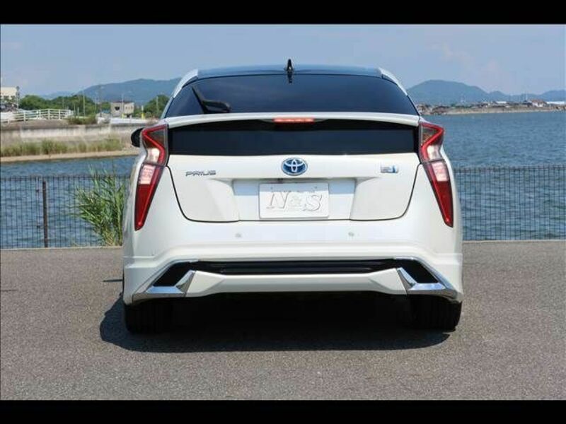 PRIUS-4