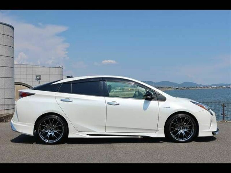 PRIUS-6