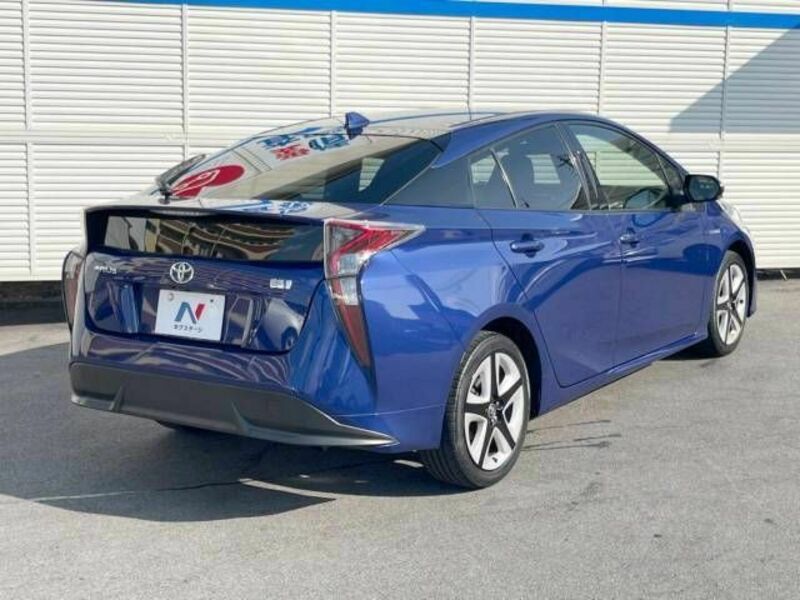 PRIUS-16