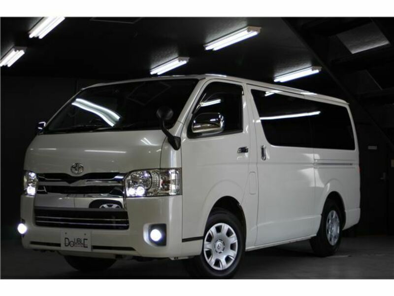 TOYOTA　HIACE VAN