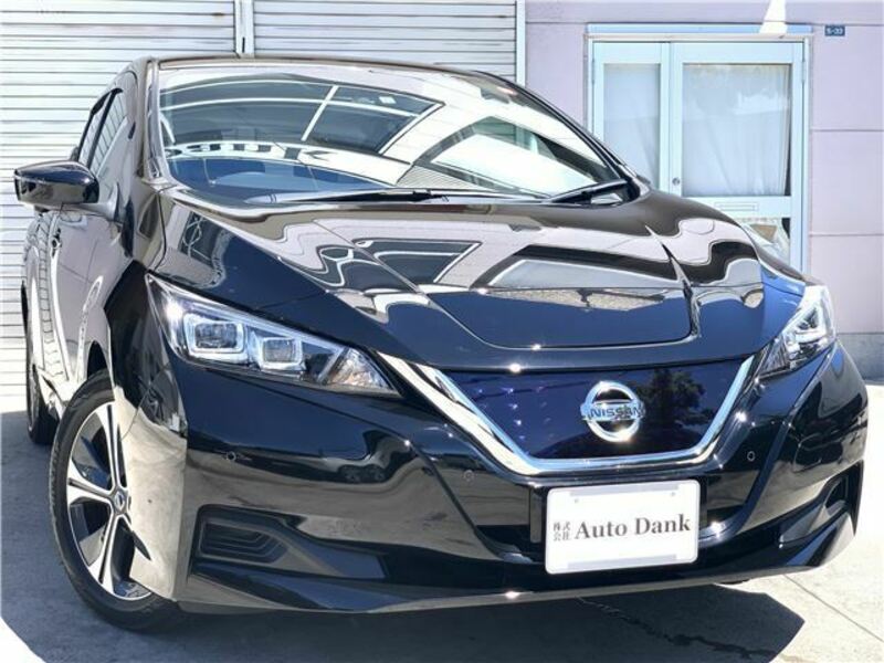 NISSAN　LEAF