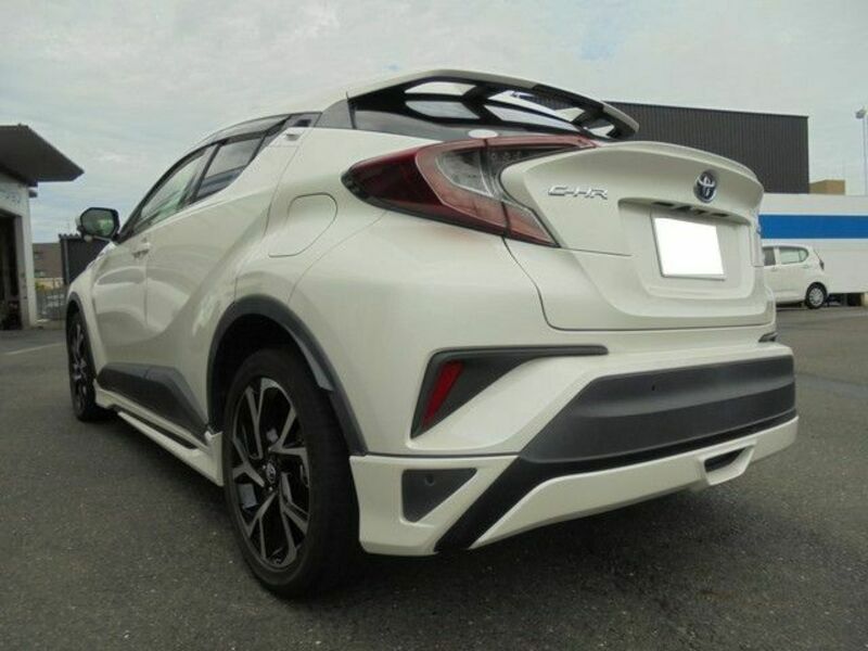 C-HR-4