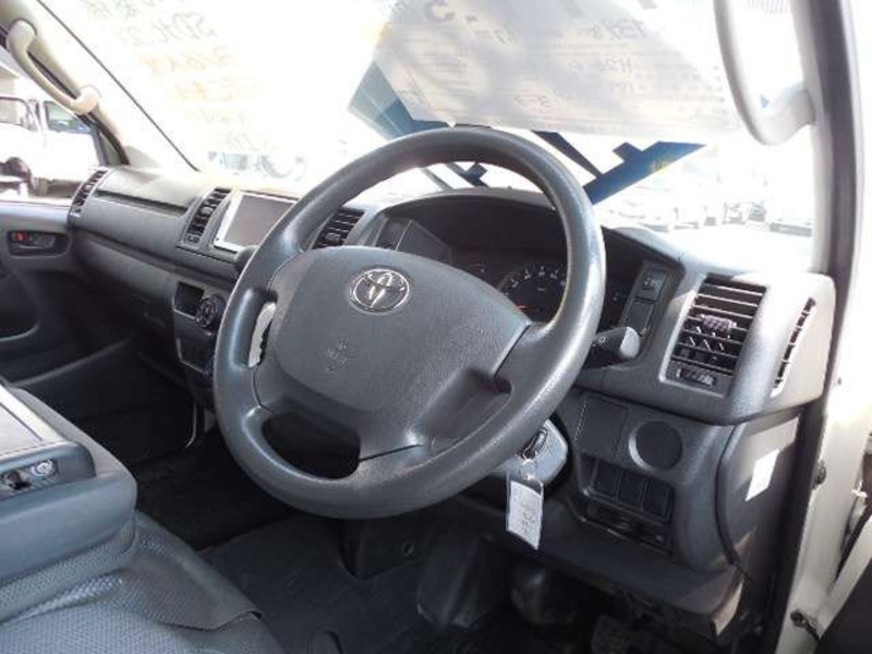 HIACE VAN-17