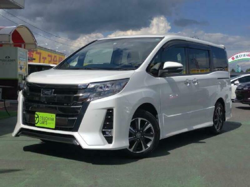 TOYOTA　NOAH