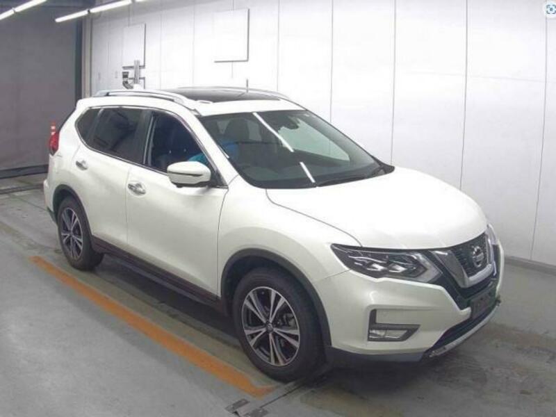 NISSAN　X-TRAIL