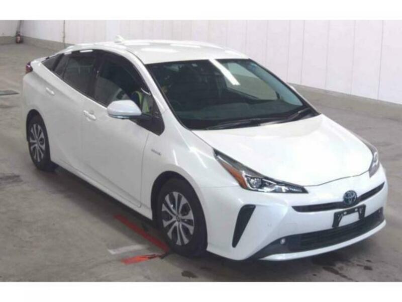 TOYOTA　PRIUS