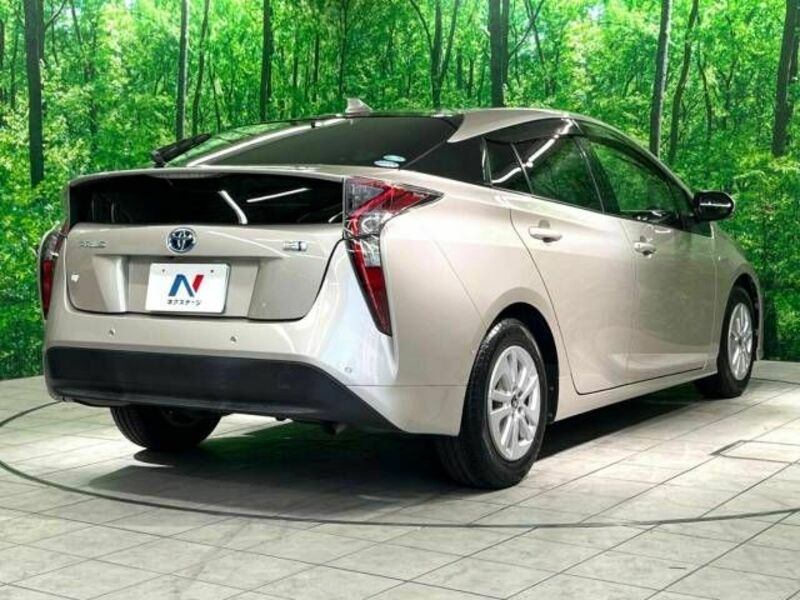 PRIUS-17