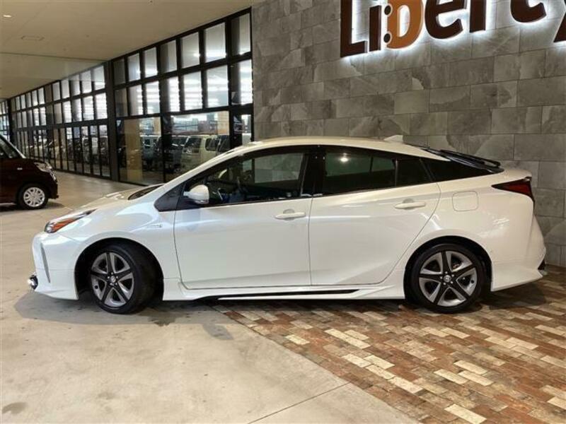 PRIUS-6