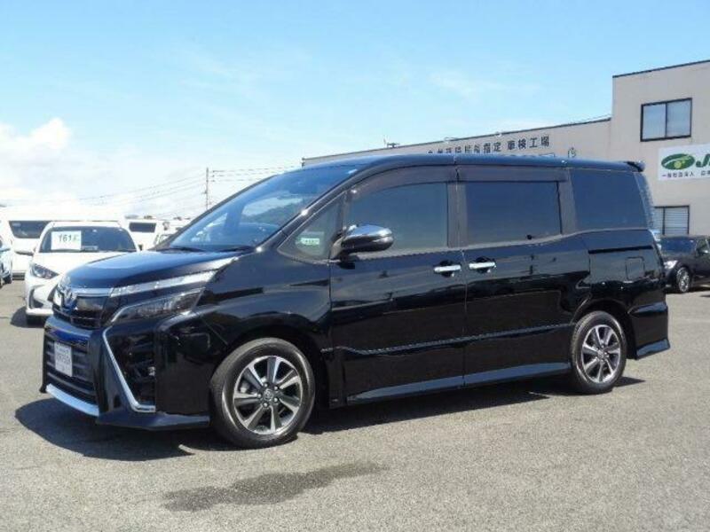 TOYOTA　VOXY