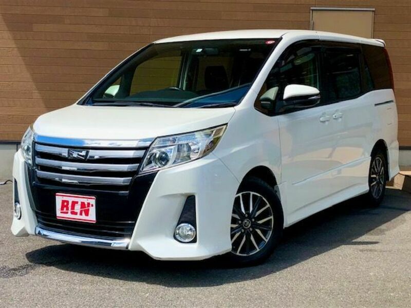 TOYOTA　NOAH