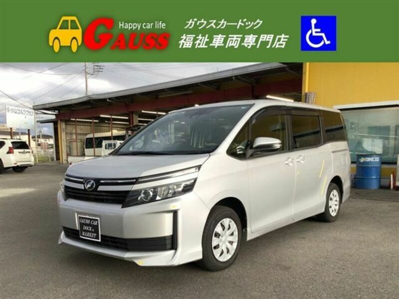 TOYOTA　VOXY