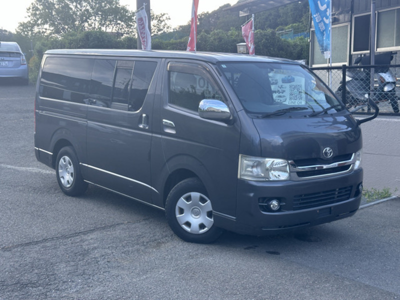 TOYOTA　HIACE VAN