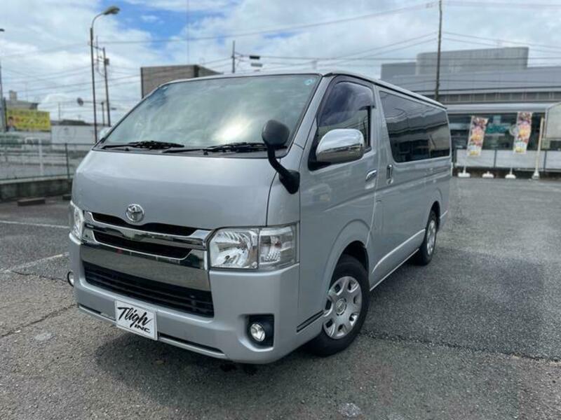 TOYOTA　HIACE VAN