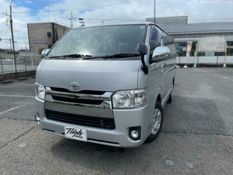 TOYOTA　HIACE VAN