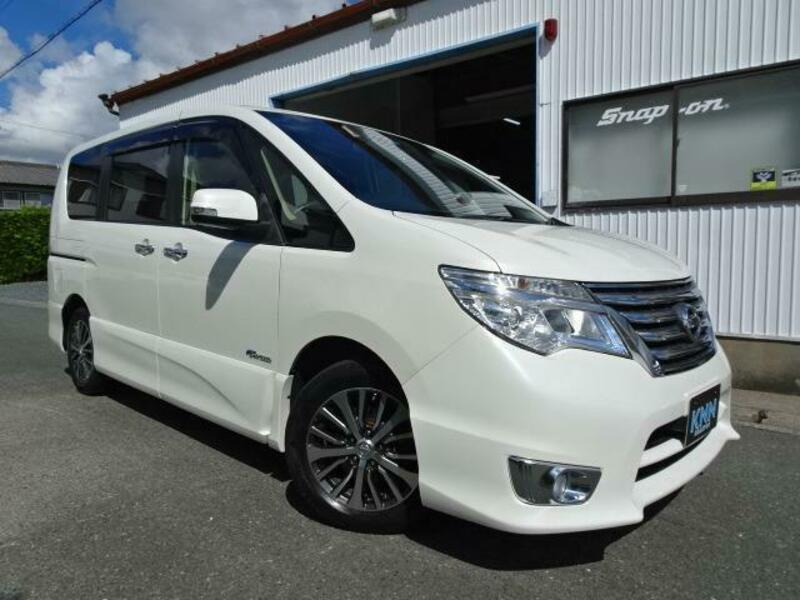 NISSAN　SERENA