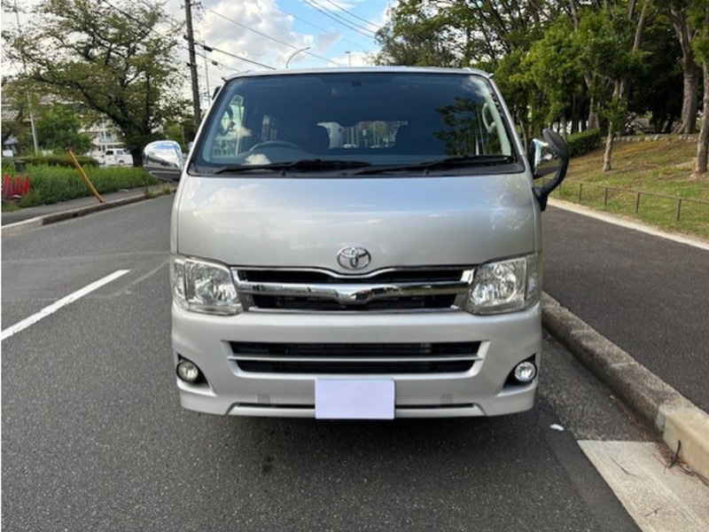 TOYOTA　HIACE VAN