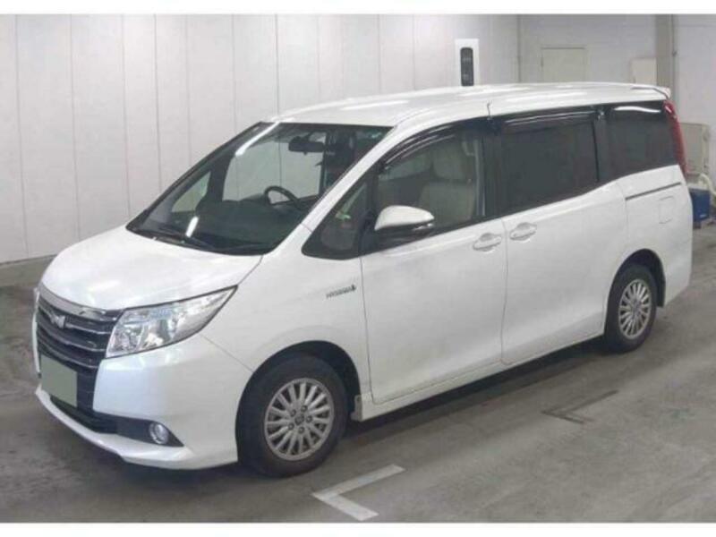 TOYOTA　NOAH