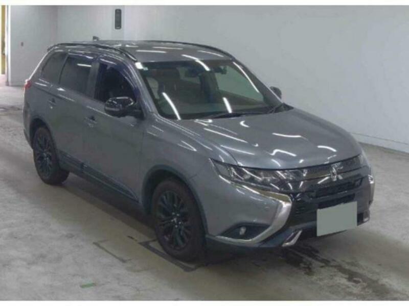 MITSUBISHI　OUTLANDER