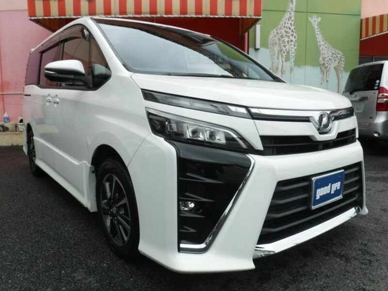 TOYOTA　VOXY