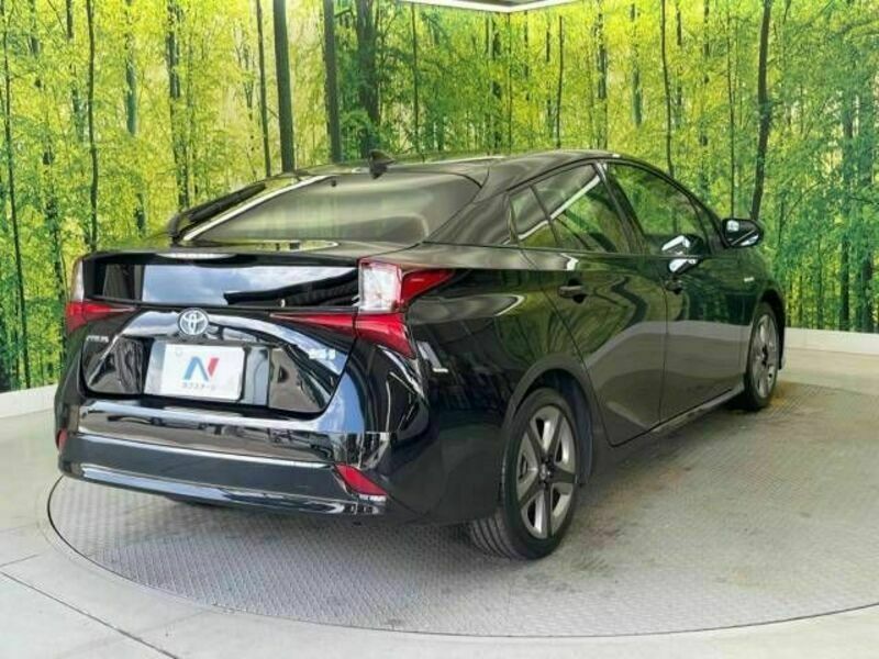 PRIUS-17