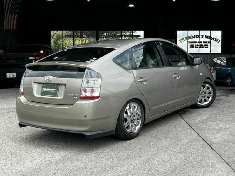 PRIUS-3