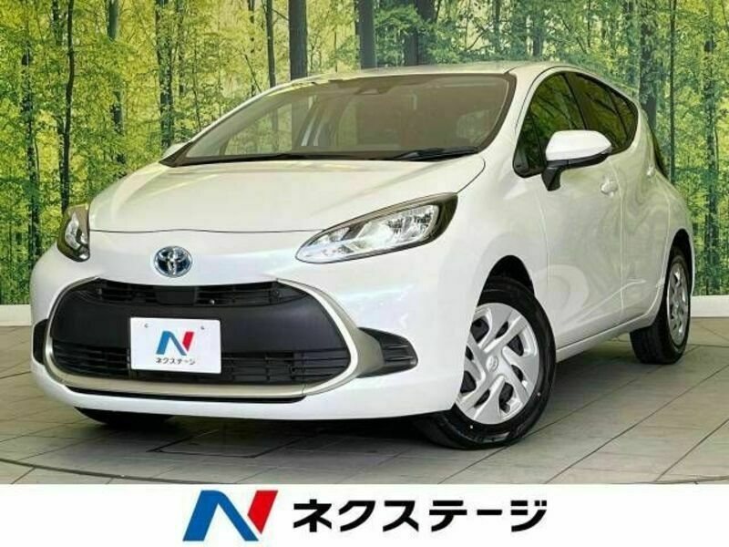 TOYOTA　AQUA