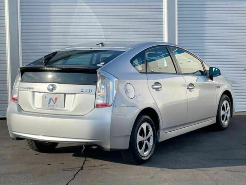 PRIUS PHV