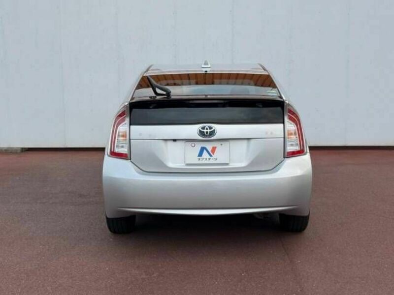 PRIUS-17