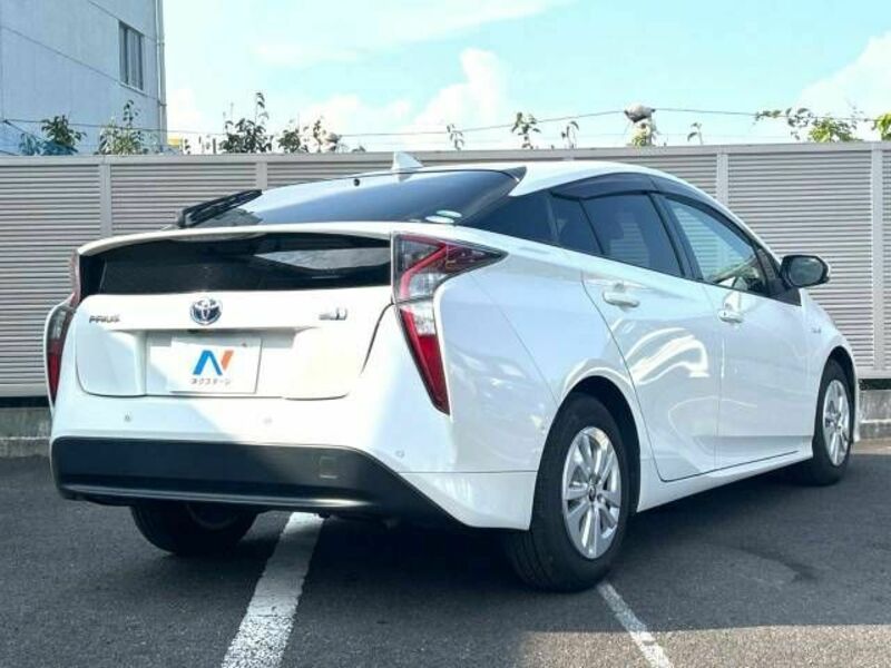 PRIUS-16