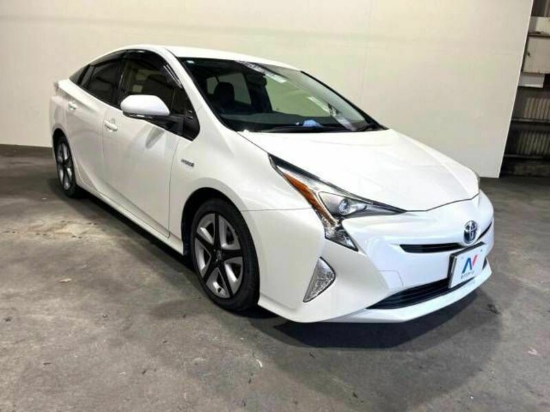 PRIUS-17